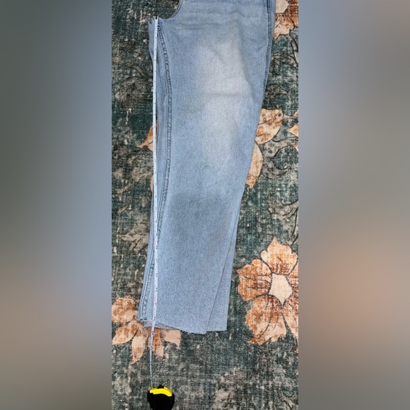 Hollister Women's Straight Leg Jeans in Soft Blue - Picture 5 of 6